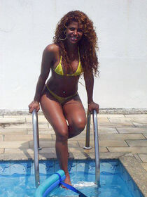 Old naked ghetto woman